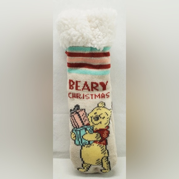 Winnie The Pooh Sherpa Lined Holiday Women's Slipper Socks Shoe Size 4-10, NWT. - Picture 3 of 5
